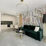 Apartmán Comfortable Apartment, Sauna And Indoor Pool