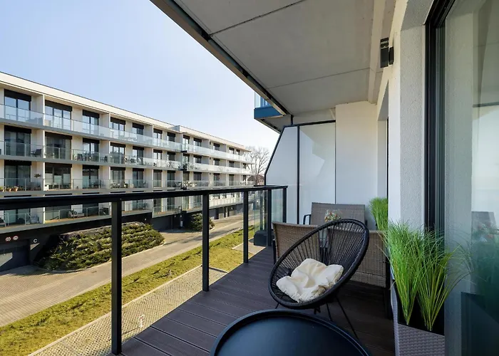 In By River And Διαμέρισμα *