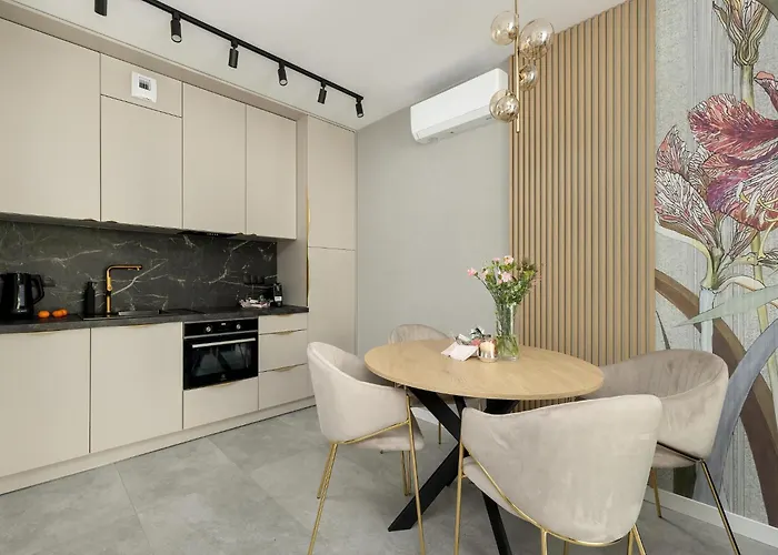 In By River And Διαμέρισμα Dziwnów